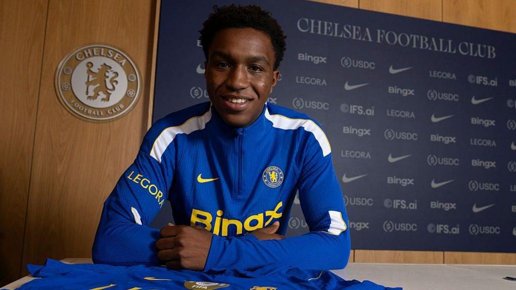诚实的阿哈诺：同日签约水晶宫和切尔西